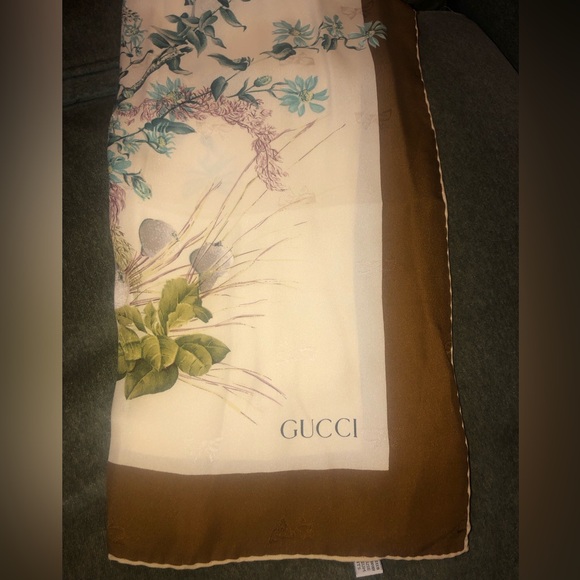 Gucci 100% Silk Scarf with Floral Print & Border - Picture 5 of 6
